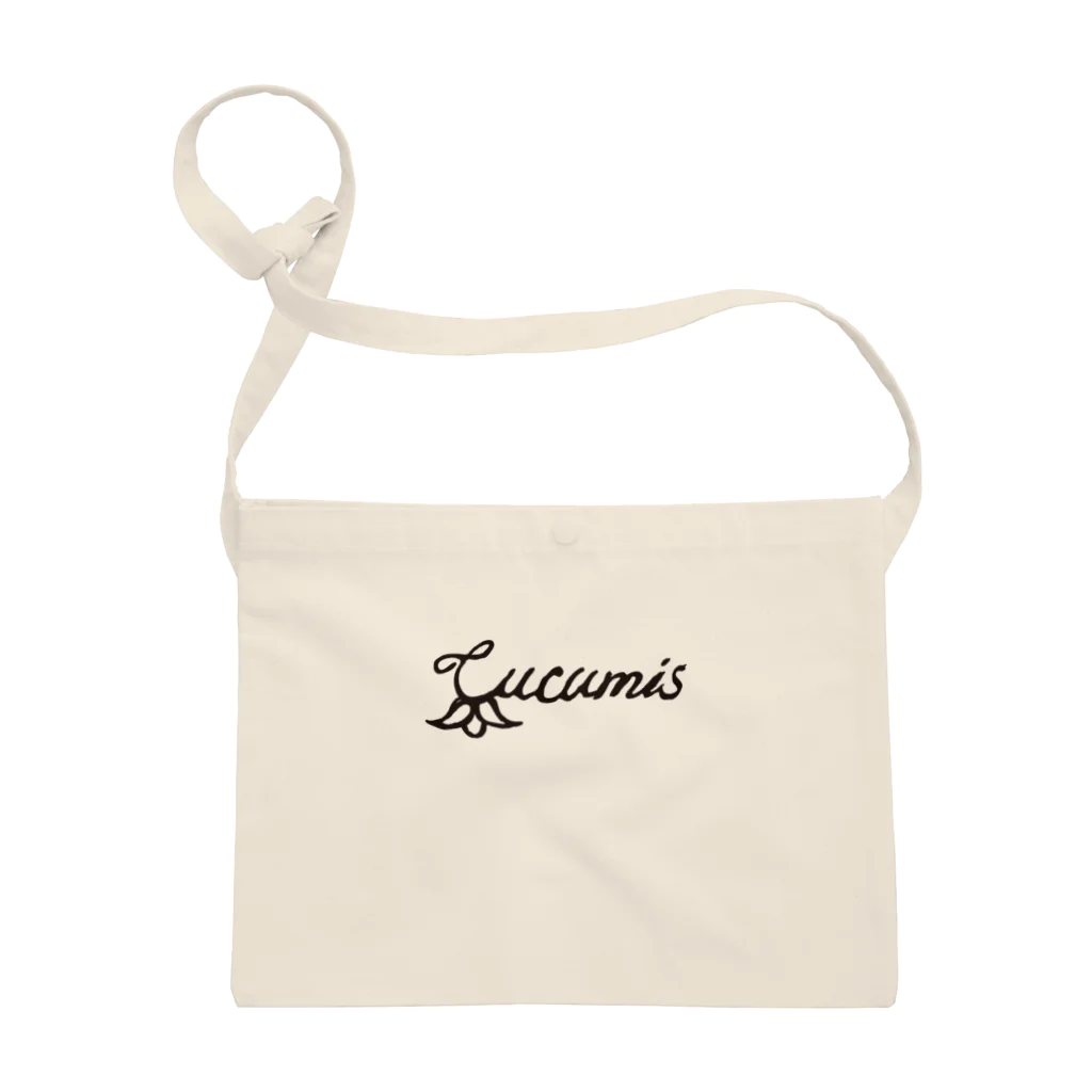 cucumisの〔cucumis〕ロゴサコッシュ#beige×ブラック Sacoche