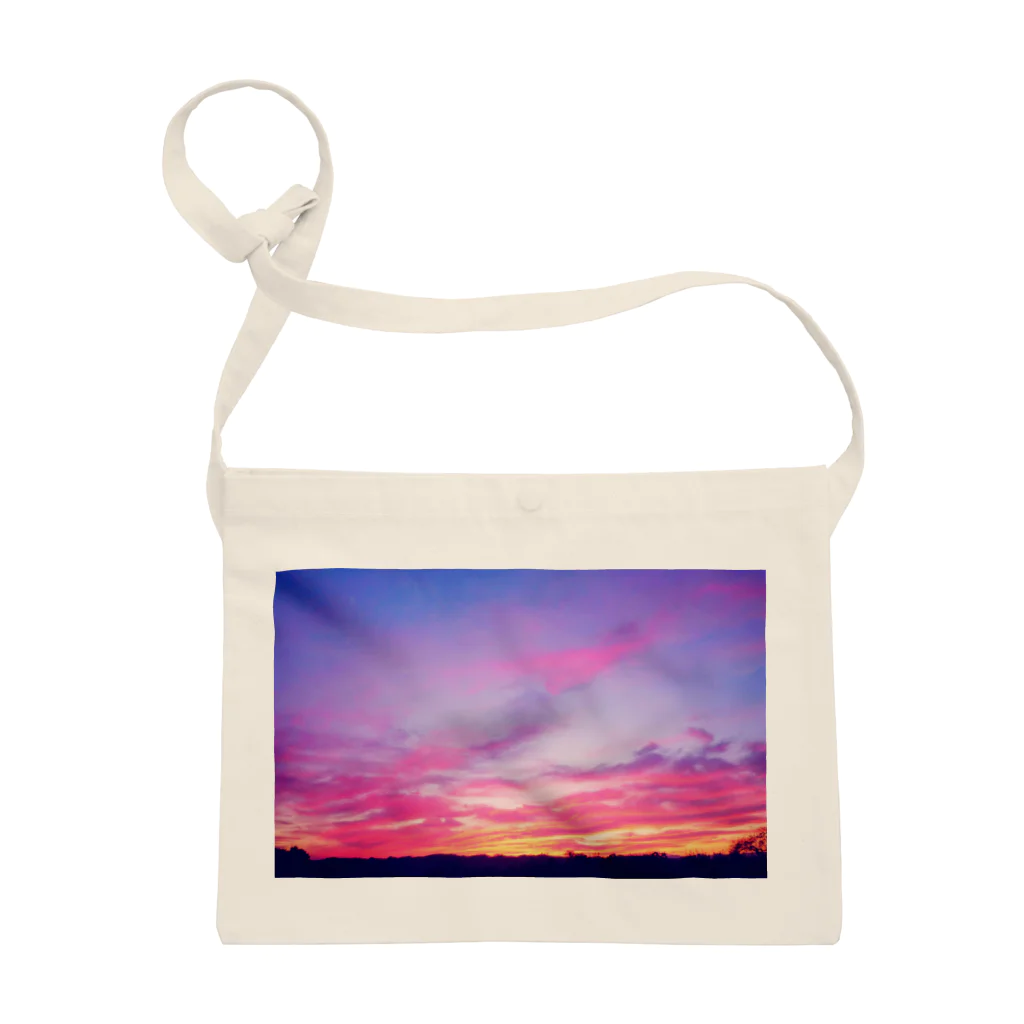 DOLUXCHIC RAYLOのPink Sunset sky サコッシュ