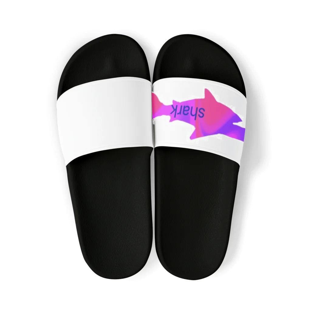 SakuraのRainbow sharks Sandals