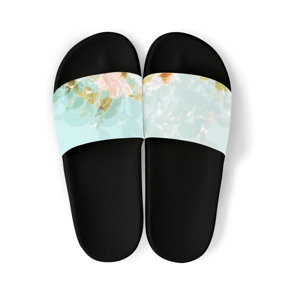 DGDGのピンクと白の花びら Sandals