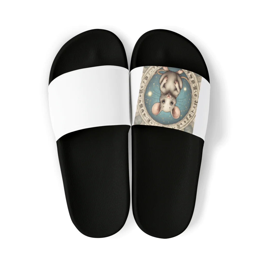 Yoshikoのクリエイトショップの１ばんのりのねずみくん Sandals