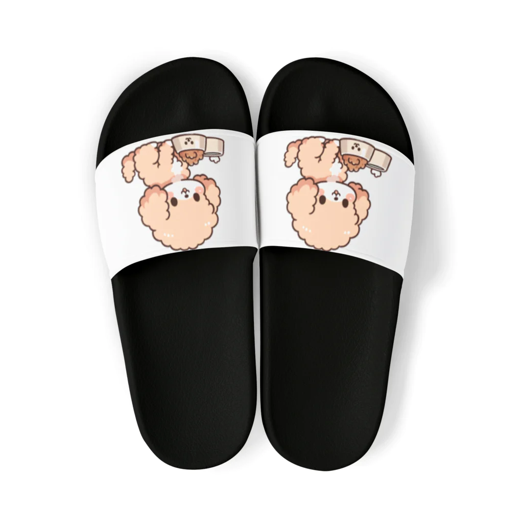 Tokyo_Doodleのもふもふアプリコット　トイプードル　たべる Sandals