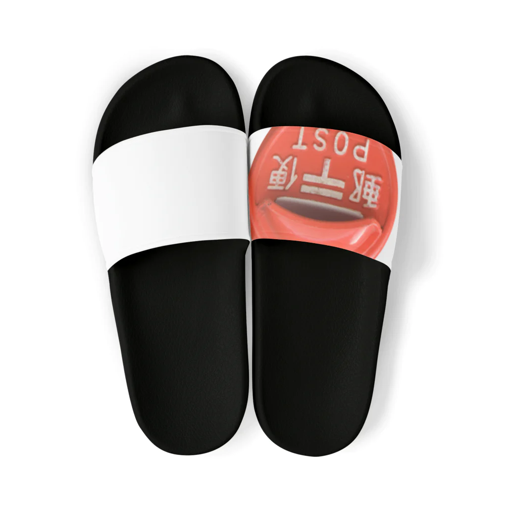 Ashidoriの赤い丸型の郵便ポスト Sandals