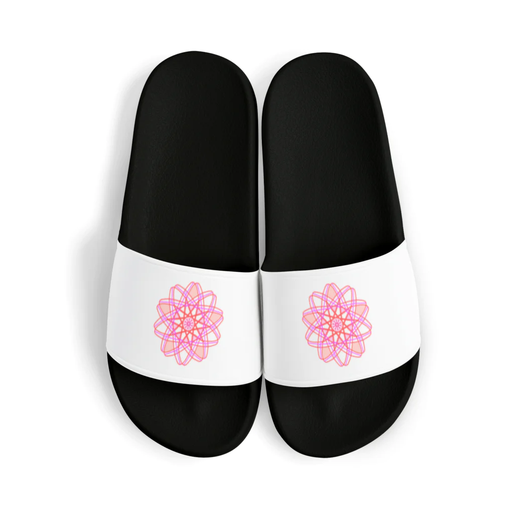 おもちの家の赤とピンクの幾何学模様　花 Sandals