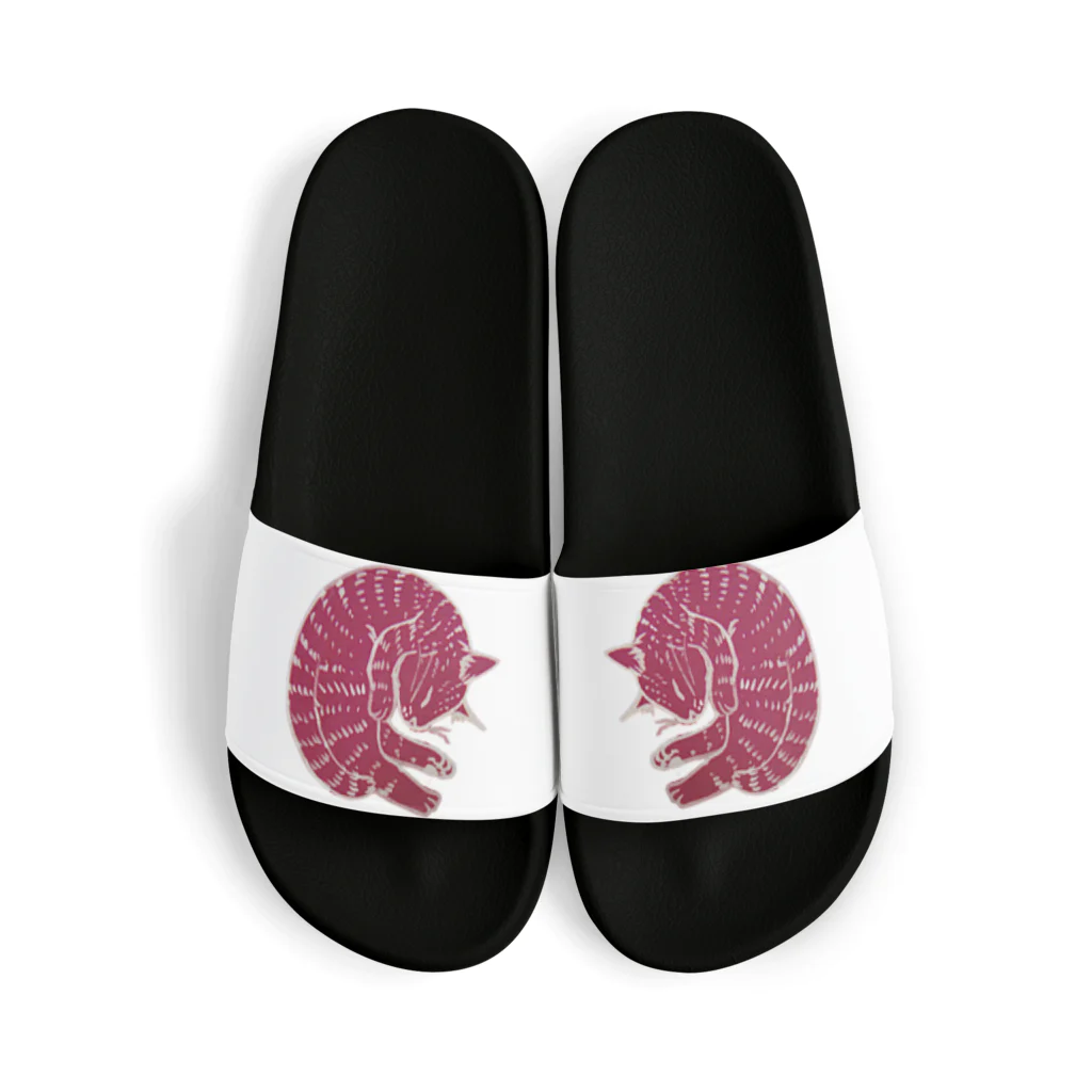 suzuejyaの丸まって眠る猫ん Sandals