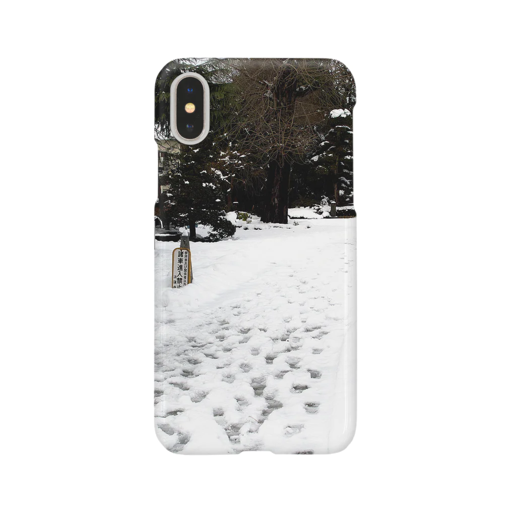 iPhoneケース専門店の雪の足跡 Smartphone Case