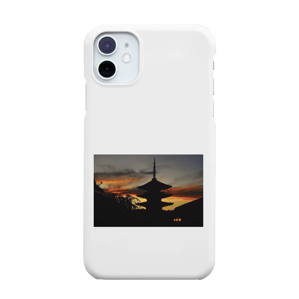 景色の写真を撮って　グッズを作ってますの八坂の夕焼け Smartphone Case