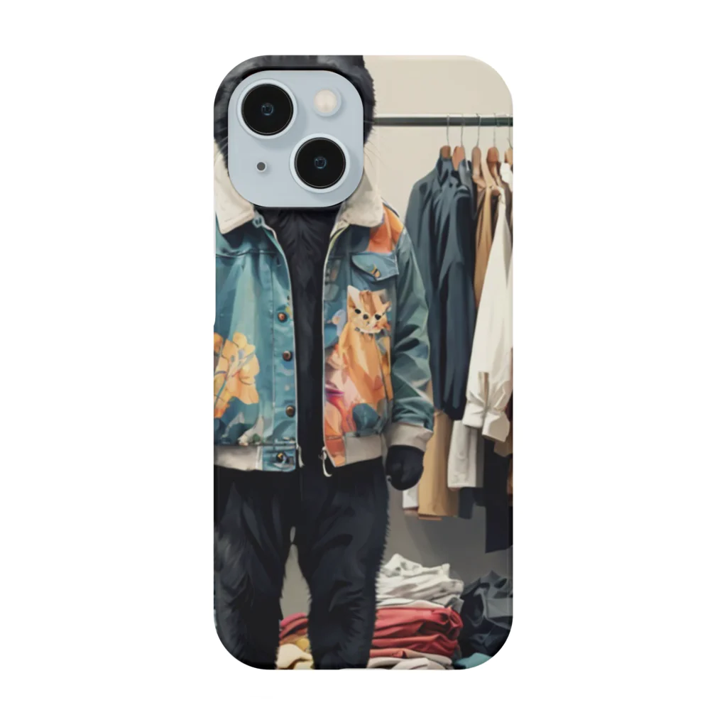 アニマルアーティファクトの服を選んでいる猫 Smartphone Case