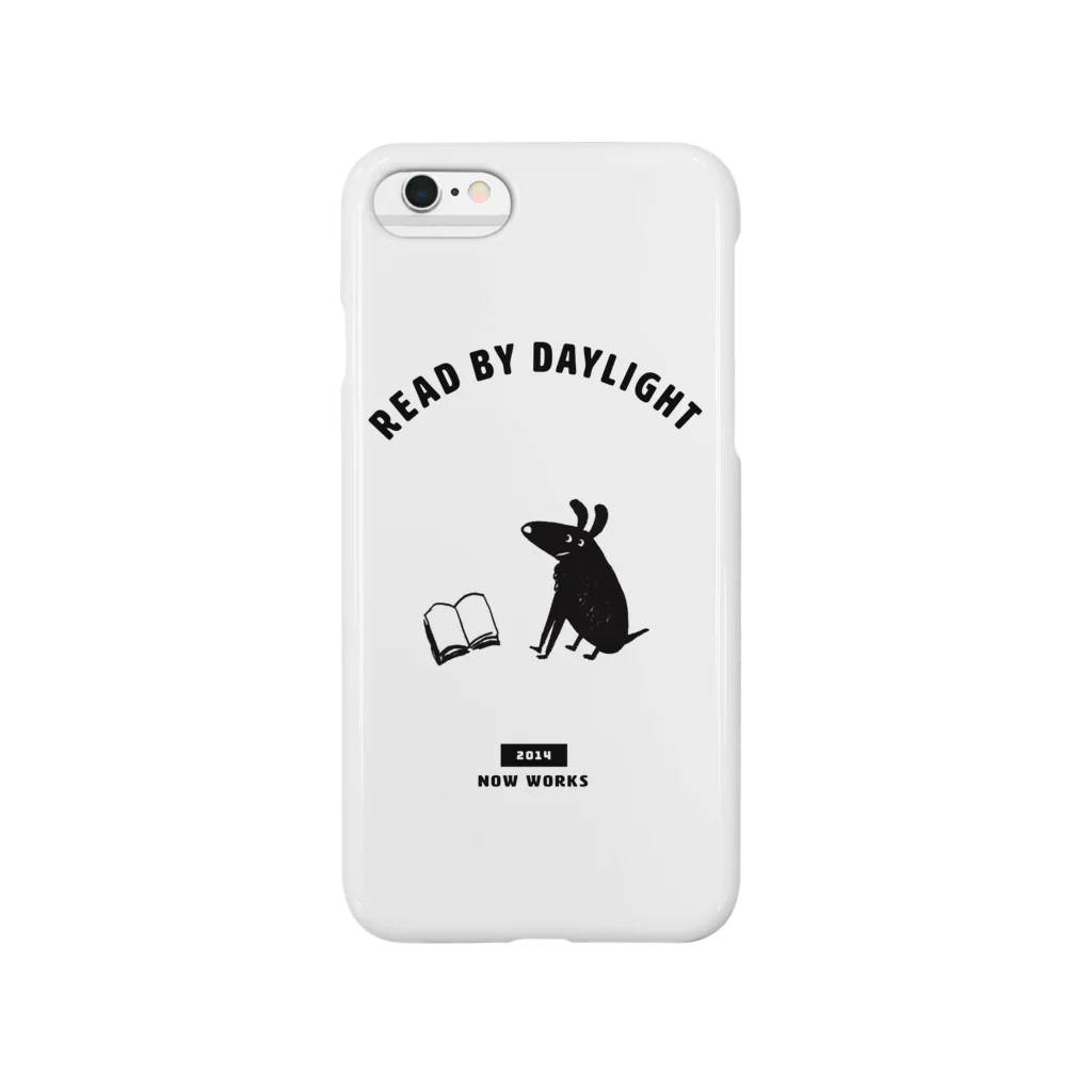 now worksの黒い犬と本 Smartphone Case