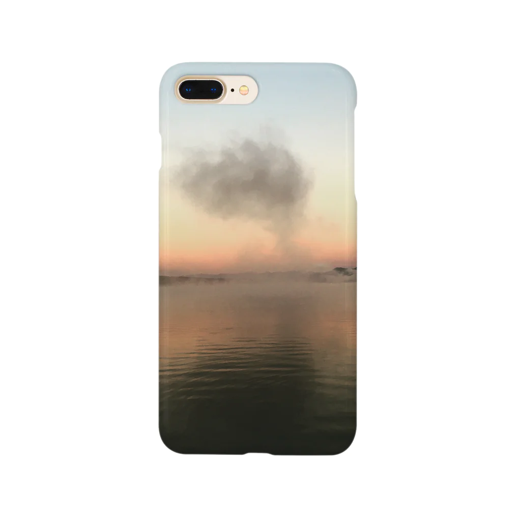 umulの夕暮れの湖面 Smartphone Case