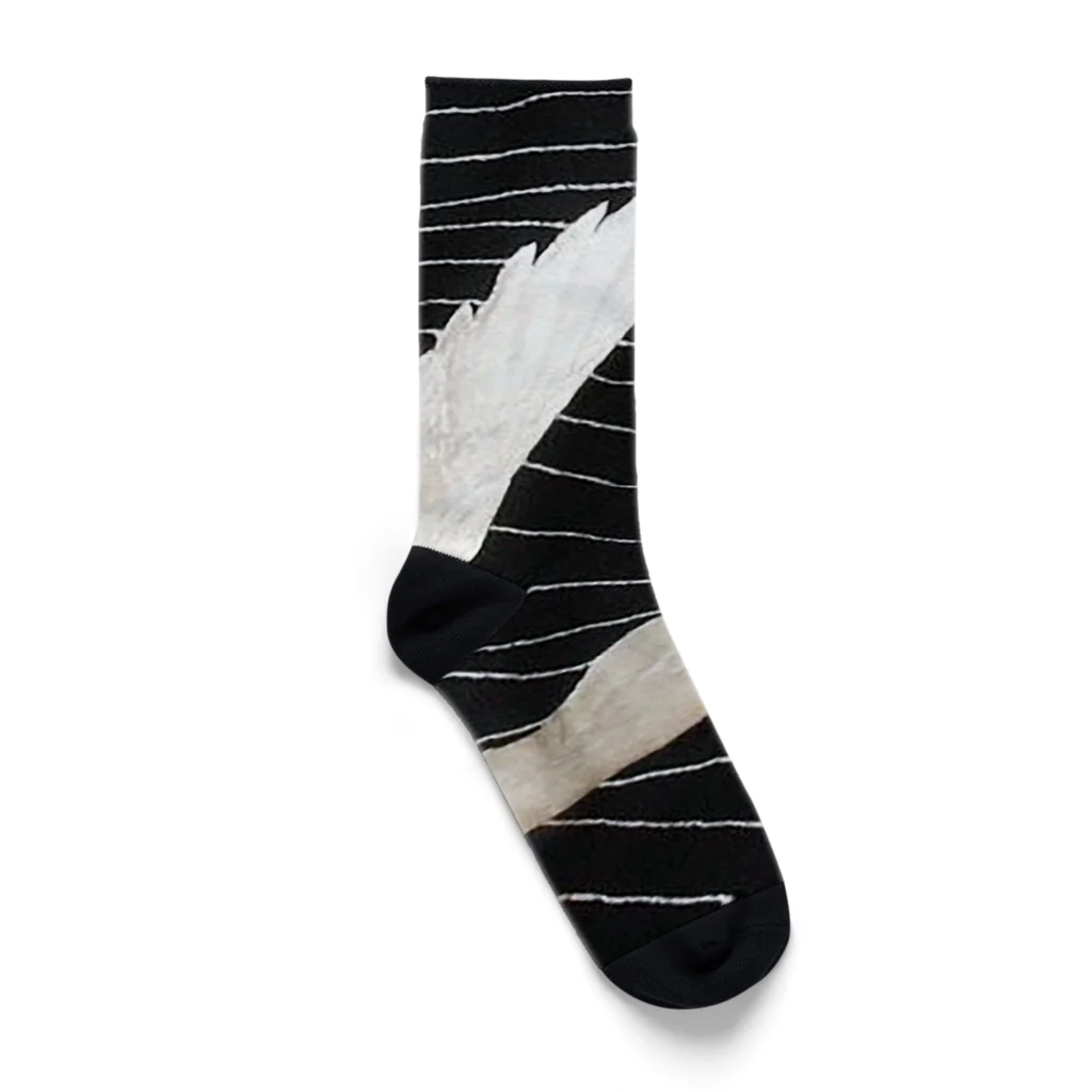 PALA's SHOP　cool、シュール、古風、和風、の黒と白　水鳥の柄 Socks