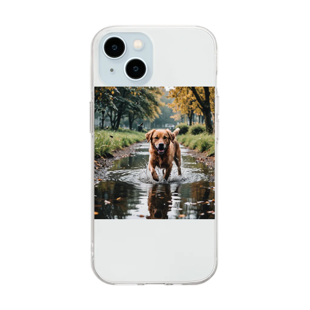 kokin0の水辺を歩く犬 dog on the water Soft Clear Smartphone Case