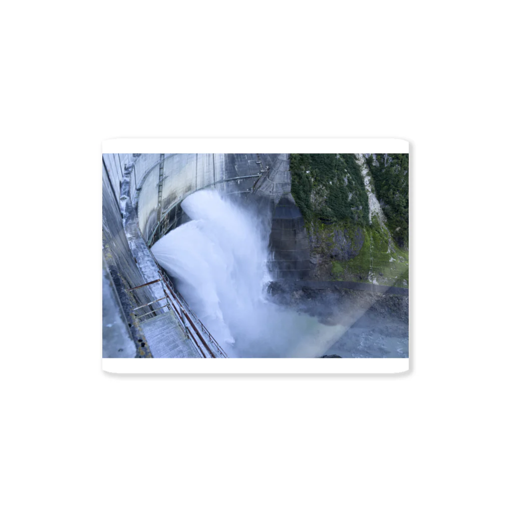 SAKURA スタイルの黒部ダムの観光放水 ステッカー