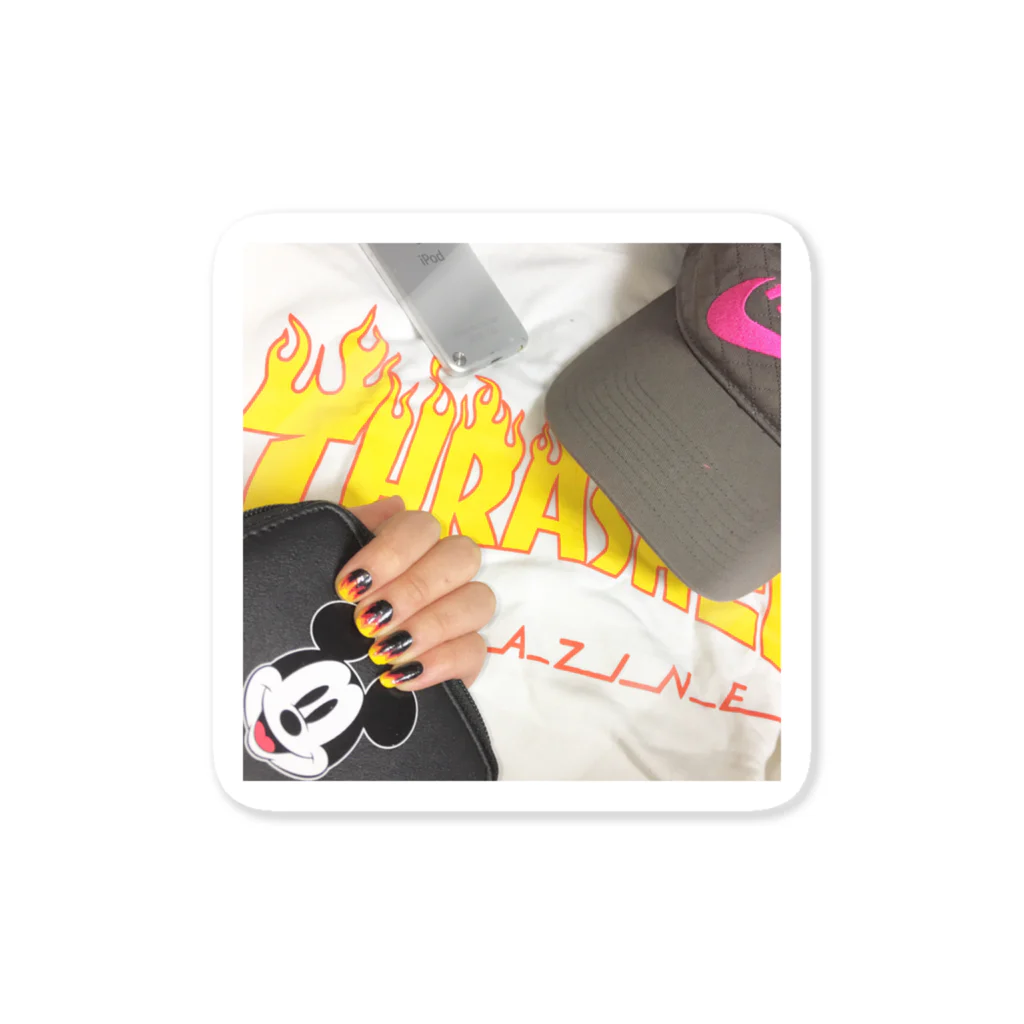 faibea street girlz'nのTHRASHER Sticker