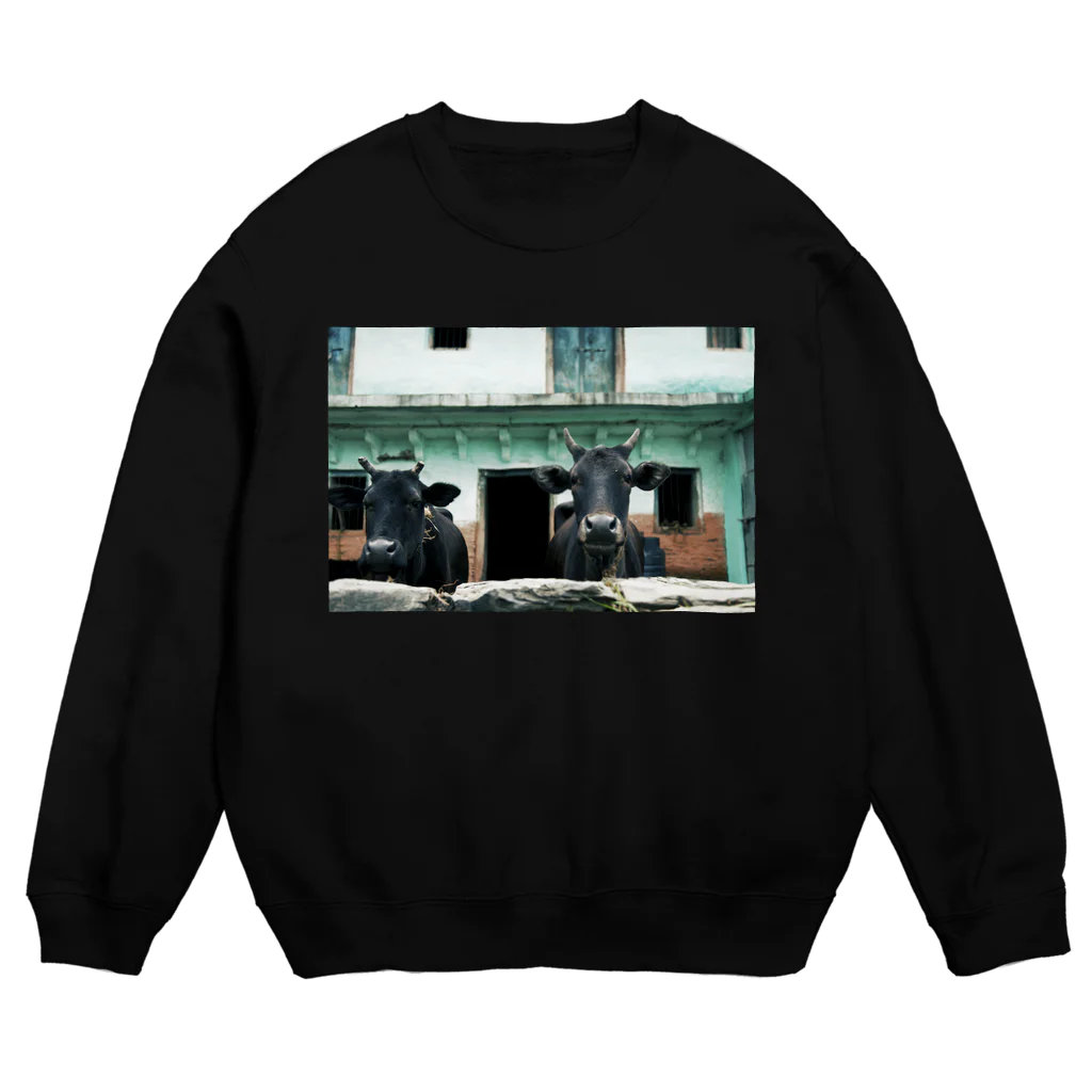 hikitachisatoのインドの牛 Crew Neck Sweatshirt