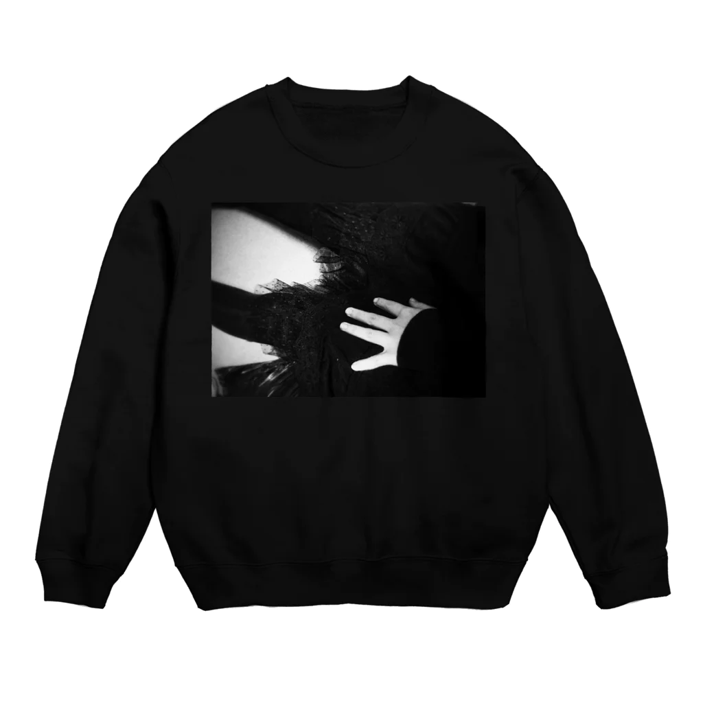 NagamiPoppyの横の黒いスカート Crew Neck Sweatshirt