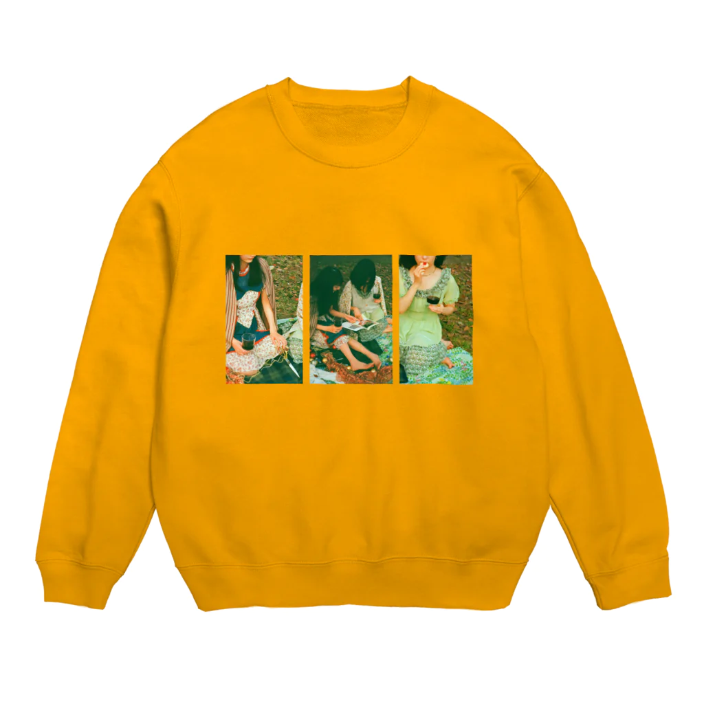 果てとチーク公式SHOPの不穏なピクニック（ポップ） Crew Neck Sweatshirt