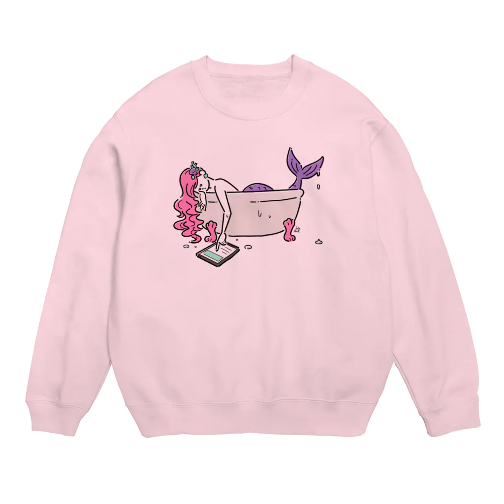 サトウノリコ*の浴室でタブレットを使う人魚【ピンク】 Crew Neck Sweatshirt