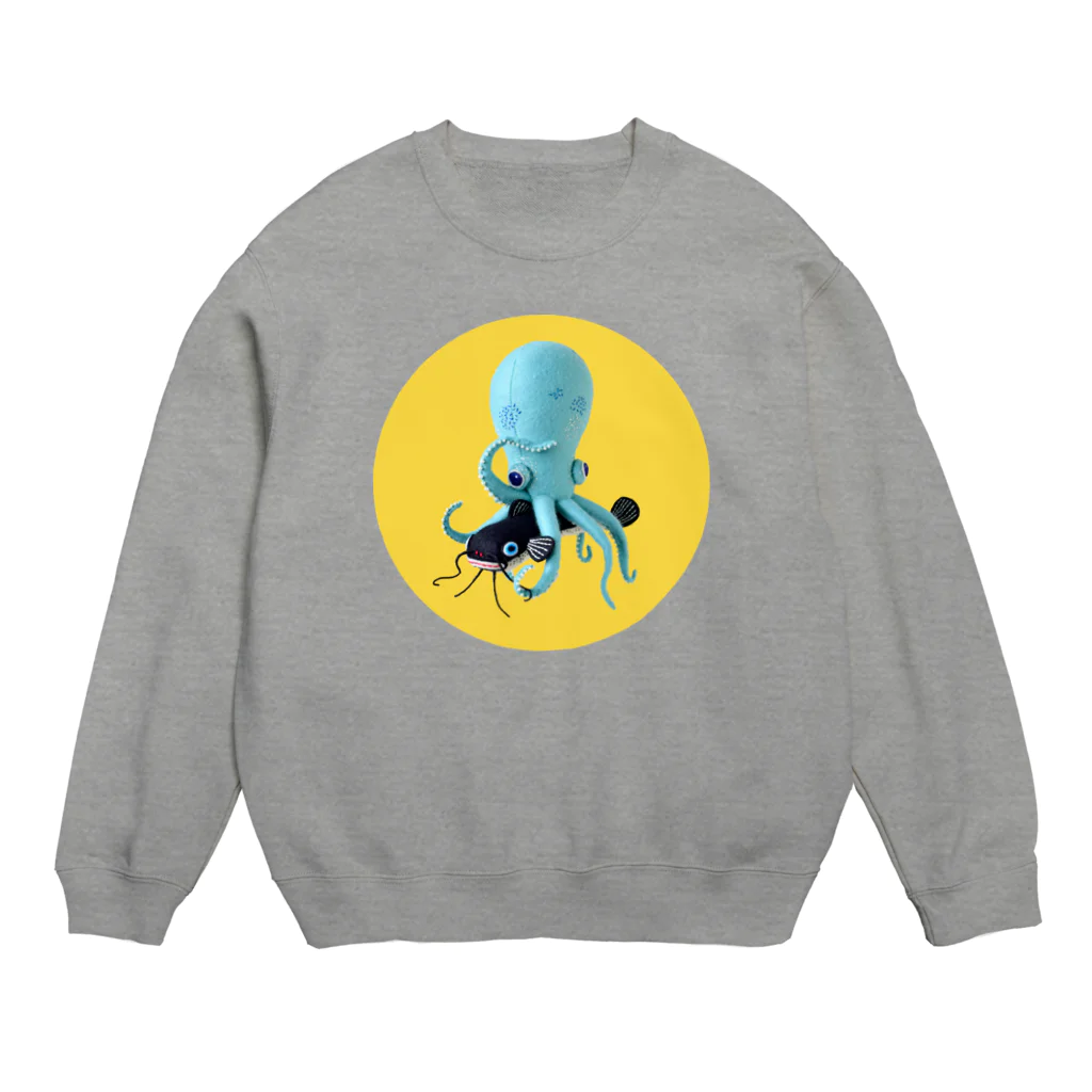 水島ひねの「あのとき助けていただいたナマズです」（黄） Crew Neck Sweatshirt