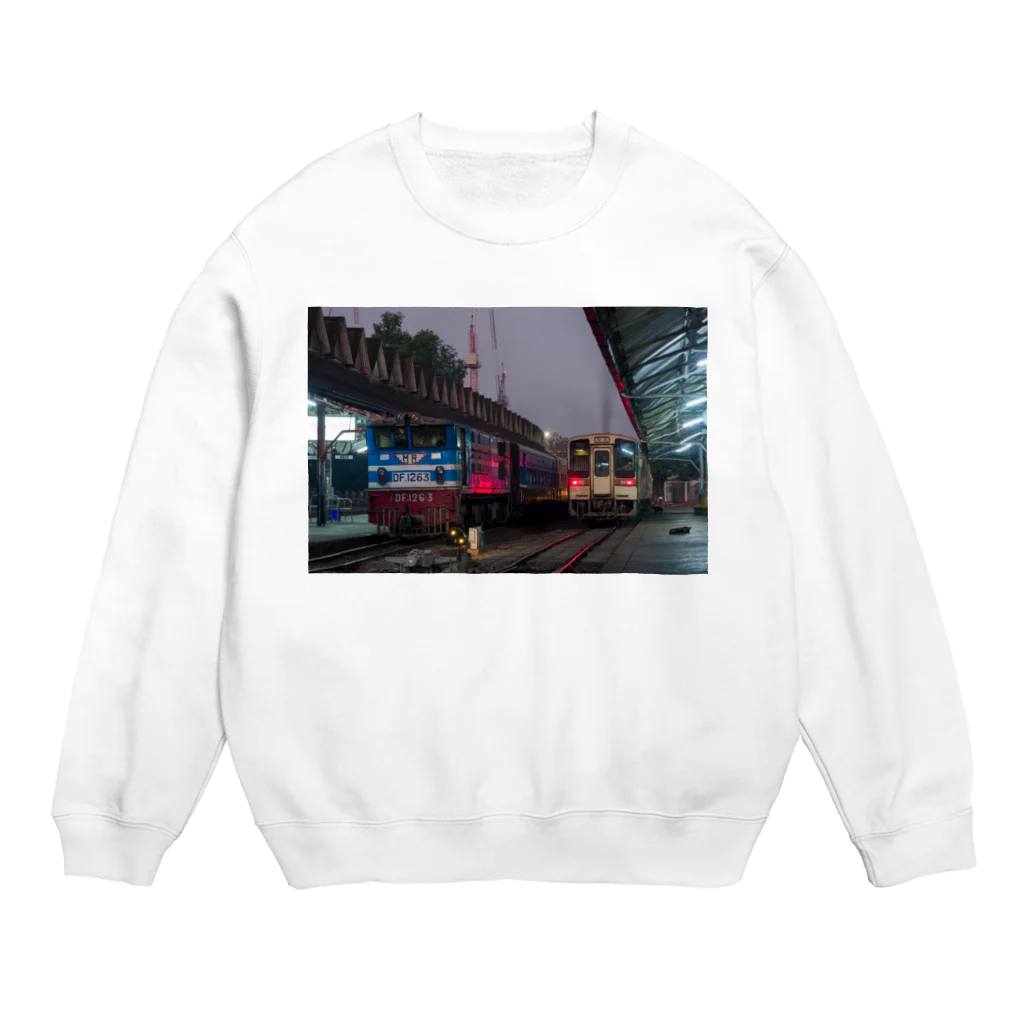 Second_Life_of_Railwaysのミャンマーに譲渡されたキハ11系と現地の客車列車 Crew Neck Sweatshirt