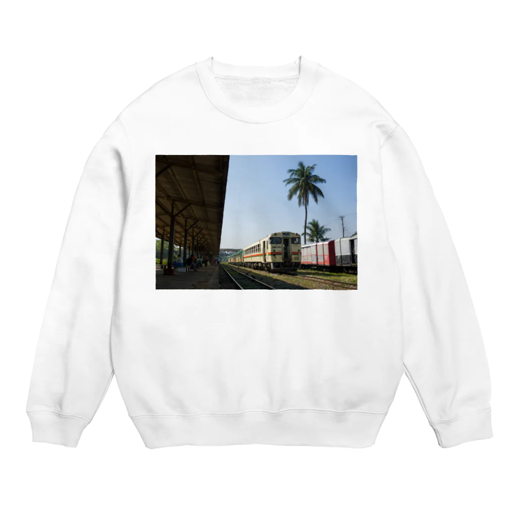 Second_Life_of_Railwaysの元JR東海のキハ40系がミャンマー国鉄の鉄道駅のホームで小休止 Crew Neck Sweatshirt