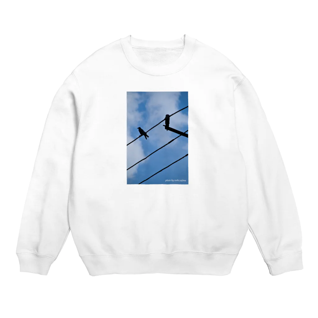 トシタジマの店の青空カラス Crew Neck Sweatshirt