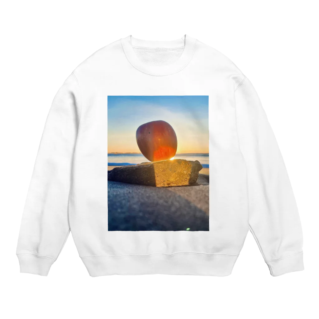 ARTPARTNERの 朝焼けのりんご　 Crew Neck Sweatshirt