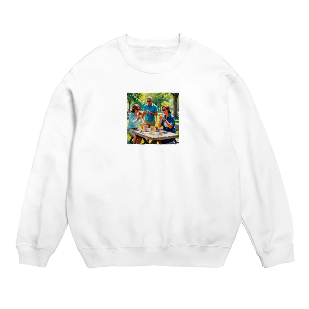 hitayakiのアイスクリームを楽しむ家族 Crew Neck Sweatshirt