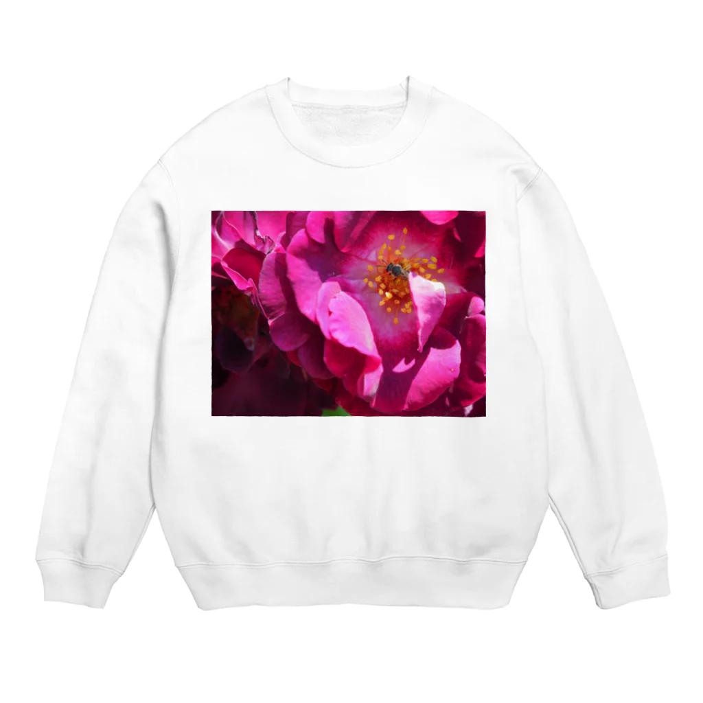 morinoyouseiの華やかな舞踏会！美しいバラを舞台に華麗なダンスをするハチ Crew Neck Sweatshirt