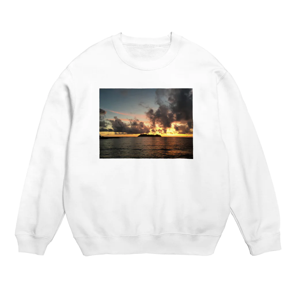 Billy_bootsのThe sea where the setting sun shines  Crew Neck Sweatshirt