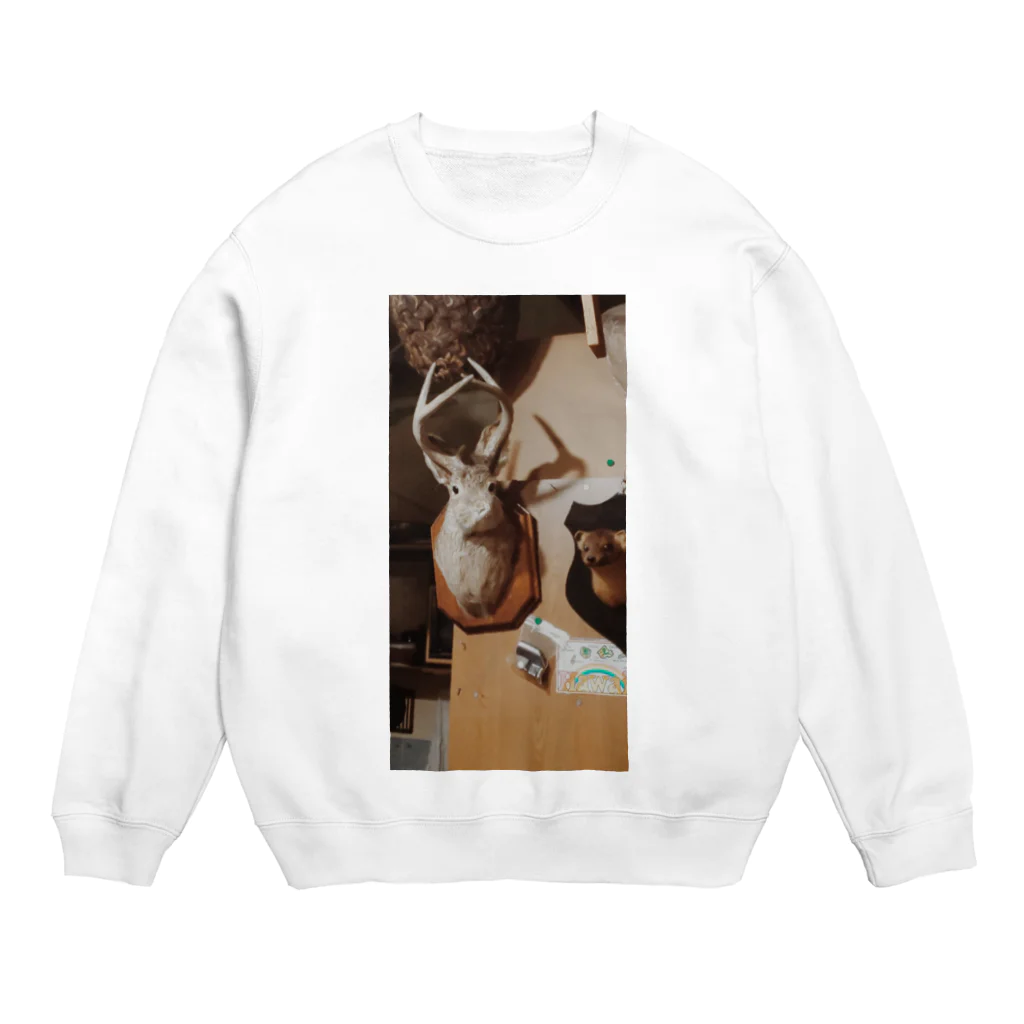 amの鹿の角をつけたうさぎの剥製 Crew Neck Sweatshirt