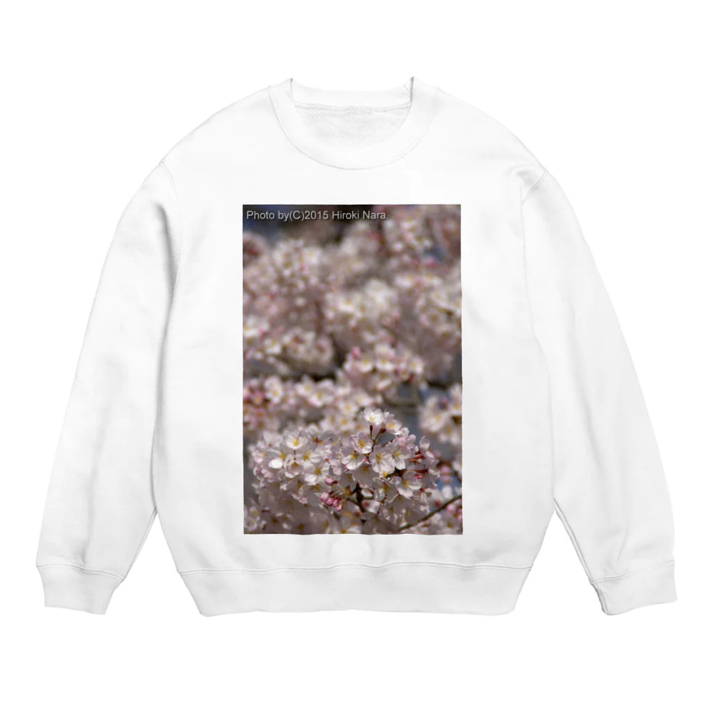 hiroki-naraの桜　春を誇るもの Crew Neck Sweatshirt