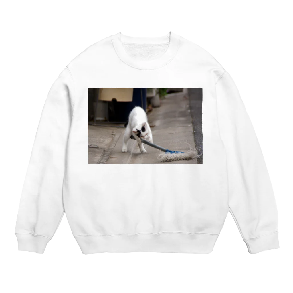 シッポ追いの猫写真店のお掃除子猫 Crew Neck Sweatshirt