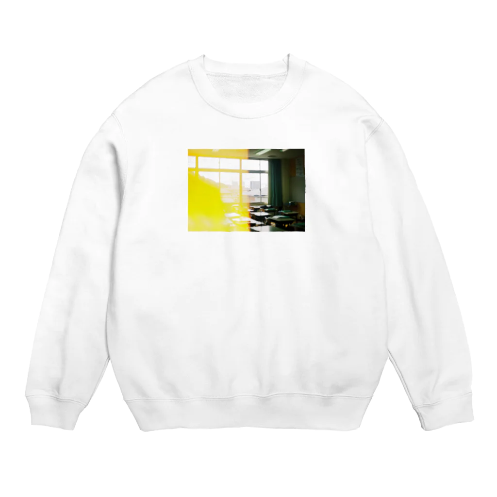 wa_d3300_の卒業式当日の教室 Crew Neck Sweatshirt