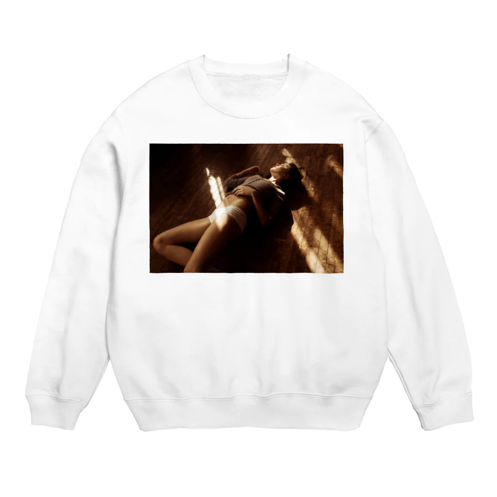 TAKE_HのClaudia_Photographer Crew Neck Sweatshirt