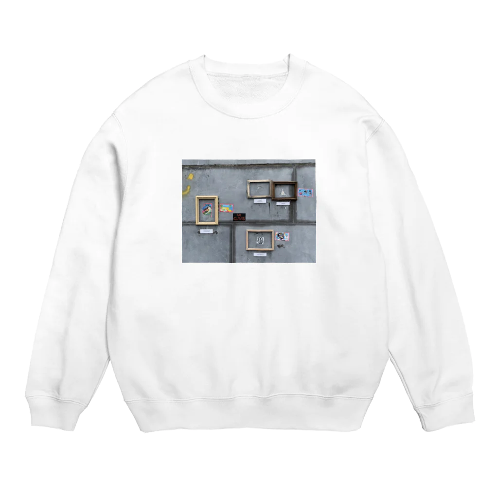 佐々木のベルギー　ブリュッセルの壁 Crew Neck Sweatshirt