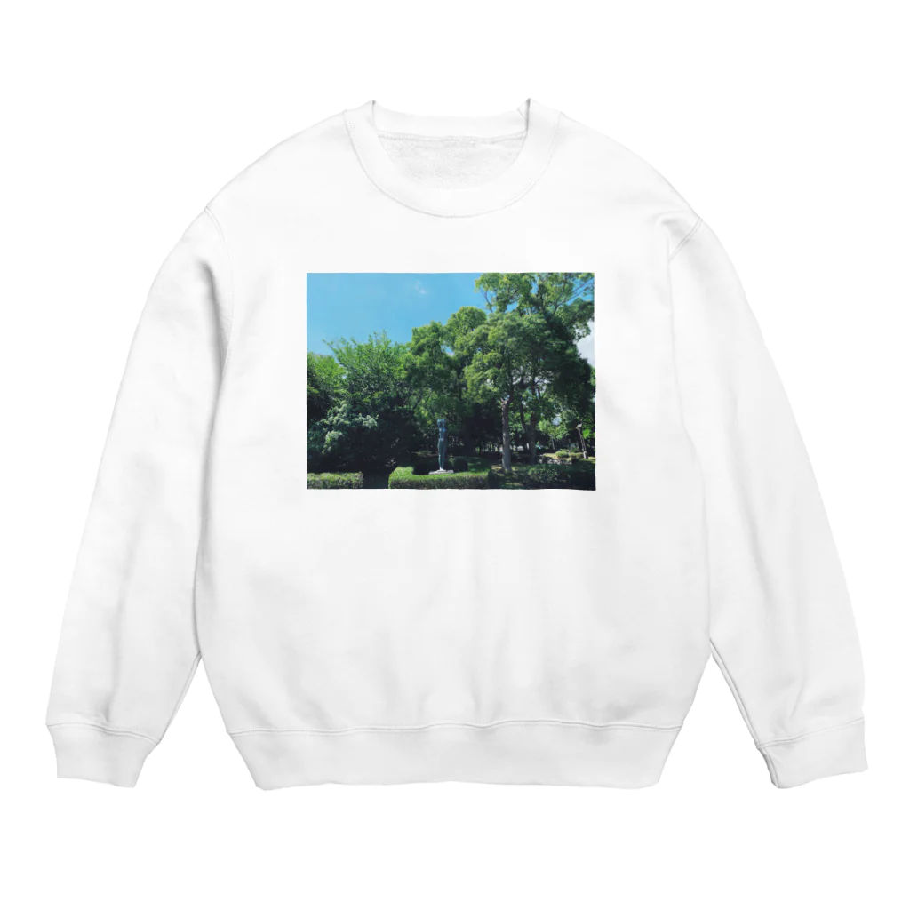 Baymom PhotographyのSculpture at Makuhari seaside park 幕張海浜公園の彫刻 Crew Neck Sweatshirt