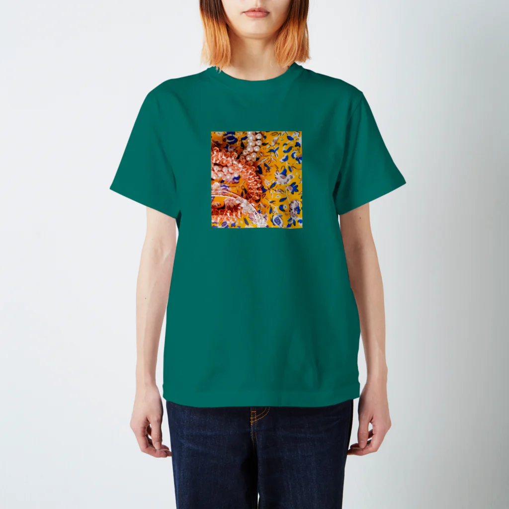 eat_piiの黄色い季節 Regular Fit T-Shirt