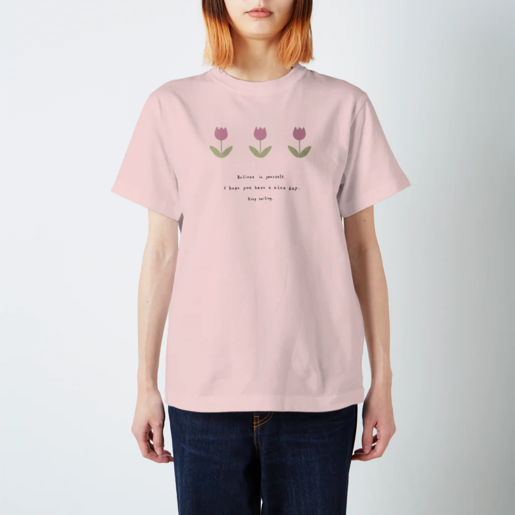 rilybiiの並んだチューリップ . スタンダードTシャツ