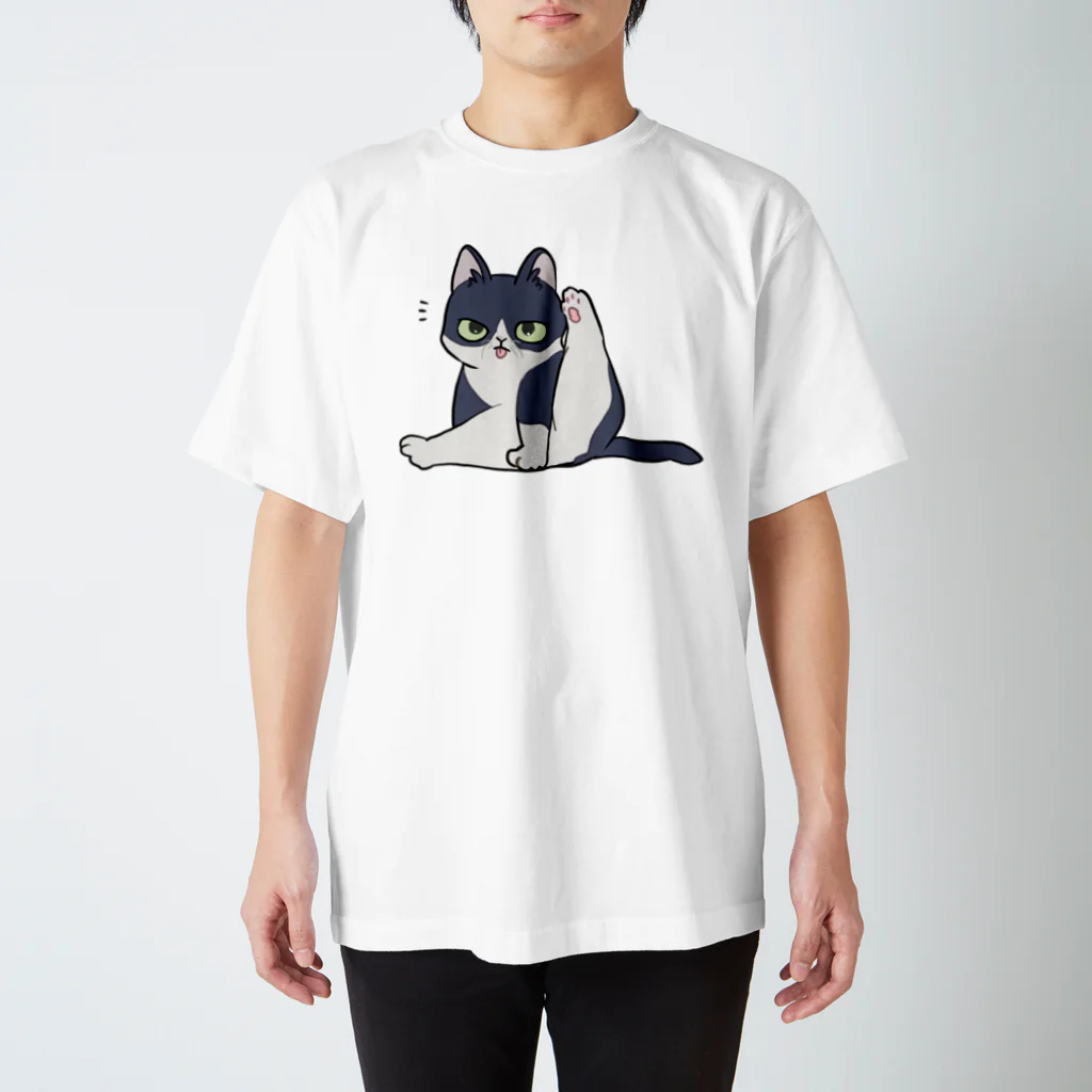 寂しんぐのはちわれのねこ(毛づくろい) Regular Fit T-Shirt