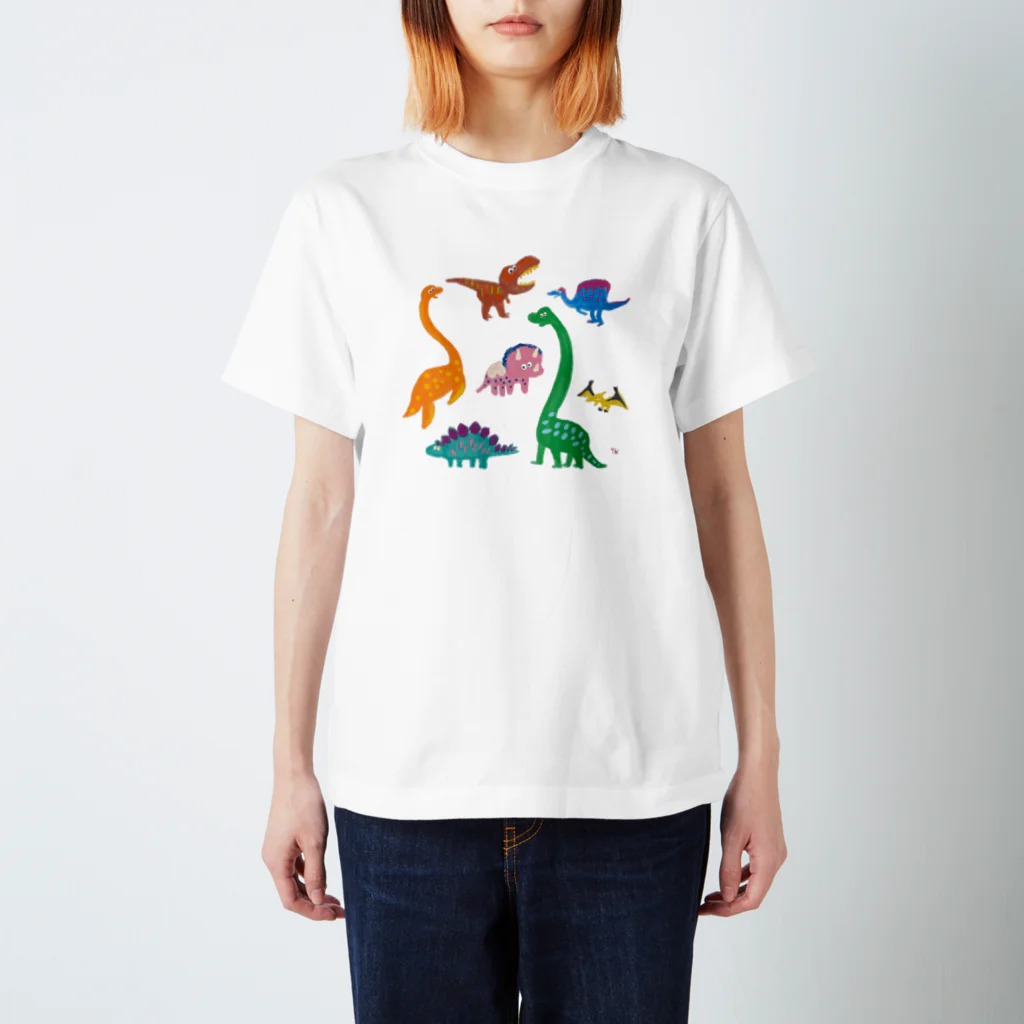 Kanako Ikegaya_illustrationのカラフル恐竜ちゃん Regular Fit T-Shirt