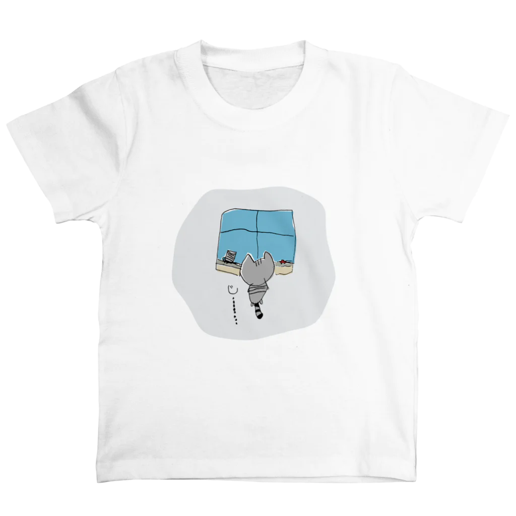 もこはる＊HiNA:＊の灰色猫と窓 Regular Fit T-Shirt