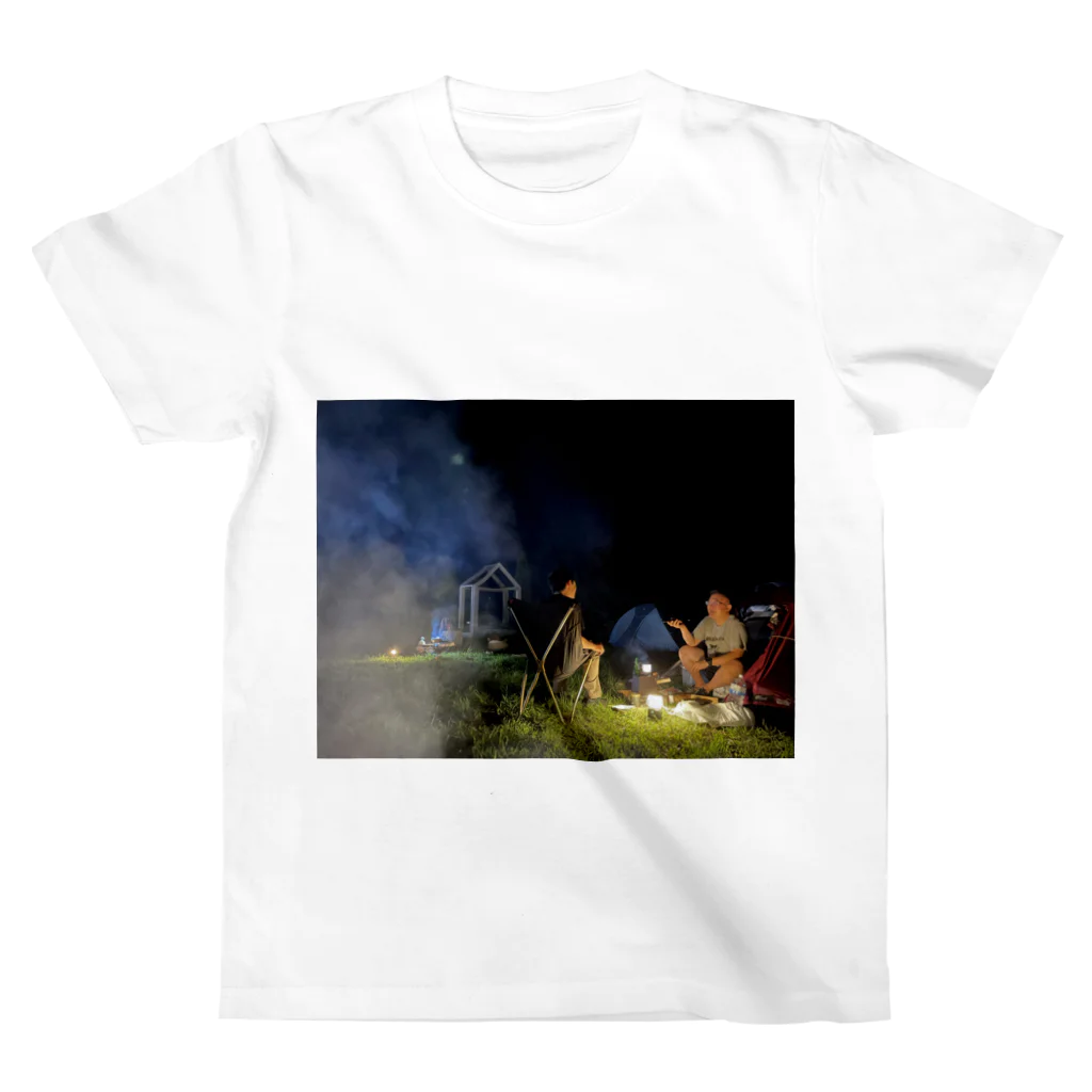 金曜日の焚火会の金曜日の焚火会オリジナル Regular Fit T-Shirt