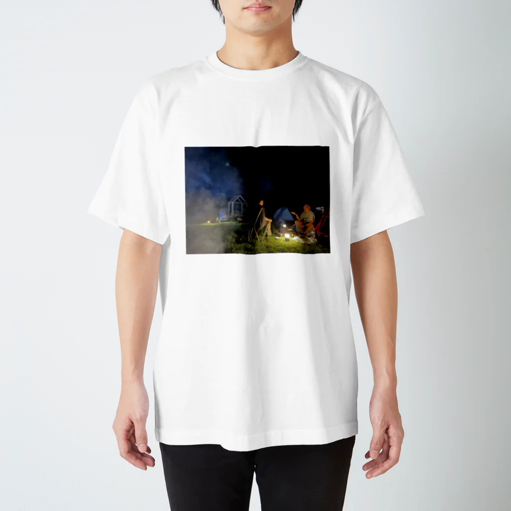 金曜日の焚火会の金曜日の焚火会オリジナル Regular Fit T-Shirt