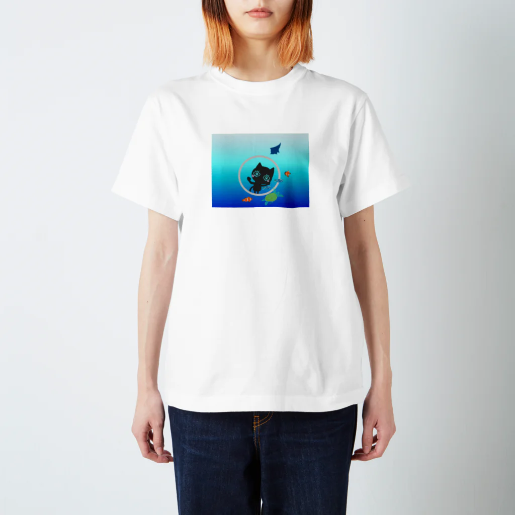 オコメの猫猫Tシャツ「海に潜る」バージョン Regular Fit T-Shirt