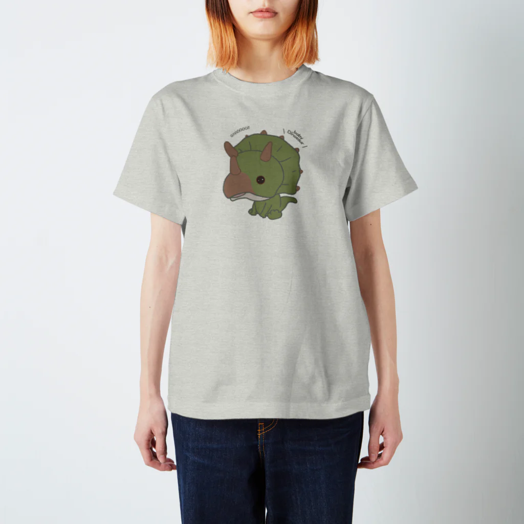 わたるさんのdesignのトリケラトプス（恐竜） Regular Fit T-Shirt
