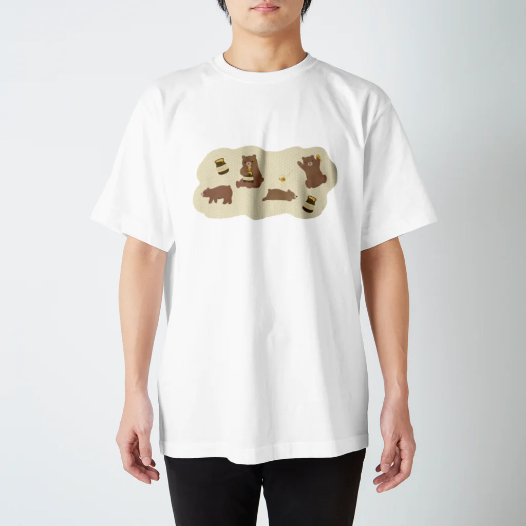 SOMALY【SUZURI店】のくまとはちみつ Regular Fit T-Shirt