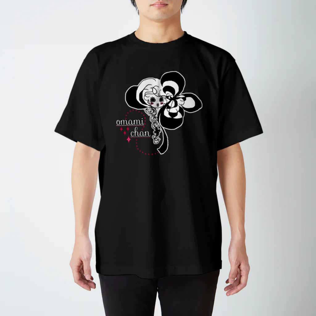 omamichanの四つ葉ガール(黒) Regular Fit T-Shirt