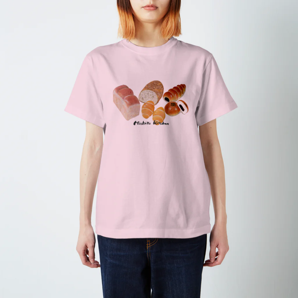 Michiru Kitchenのぱん Regular Fit T-Shirt