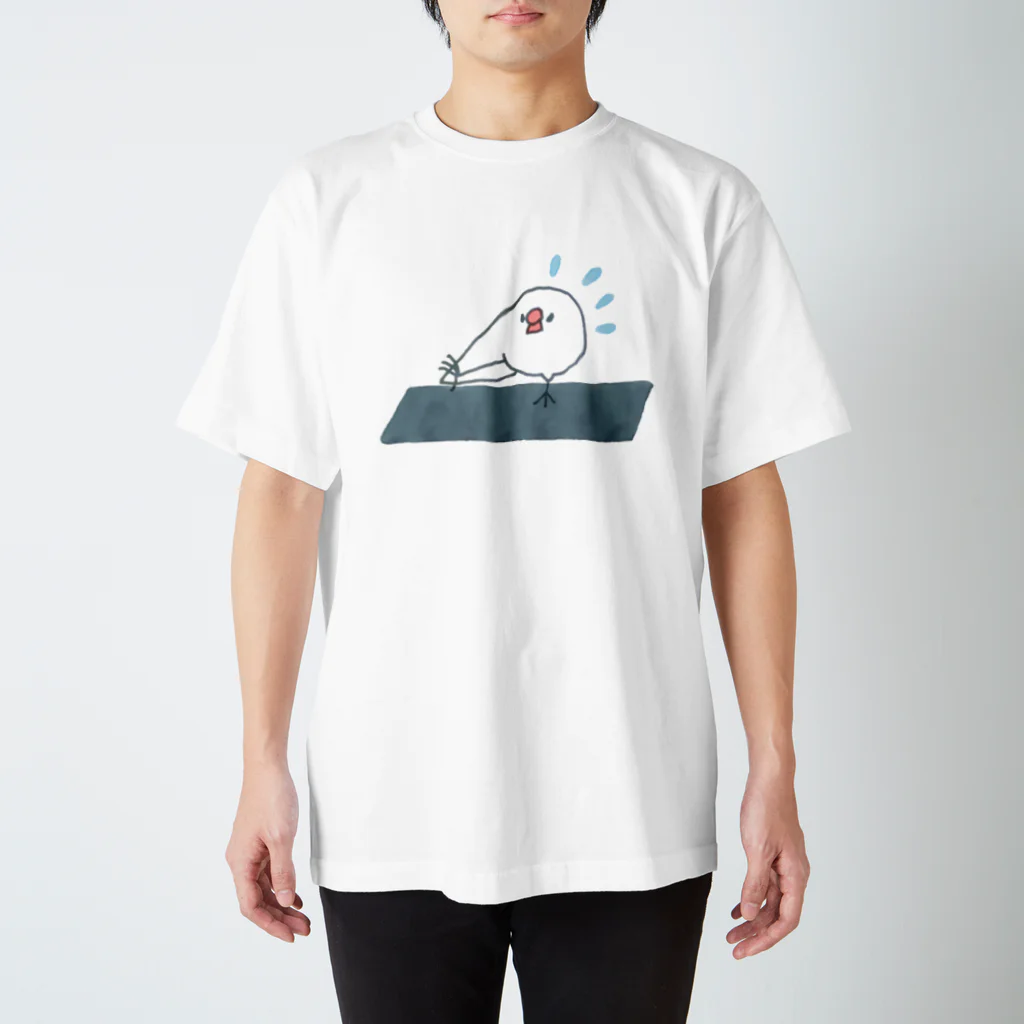 emiのストレッチをがんばる文鳥ちゃん Regular Fit T-Shirt